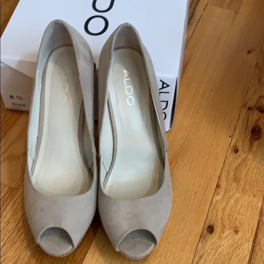 ALDO platform pumps with peep toe size 8.5